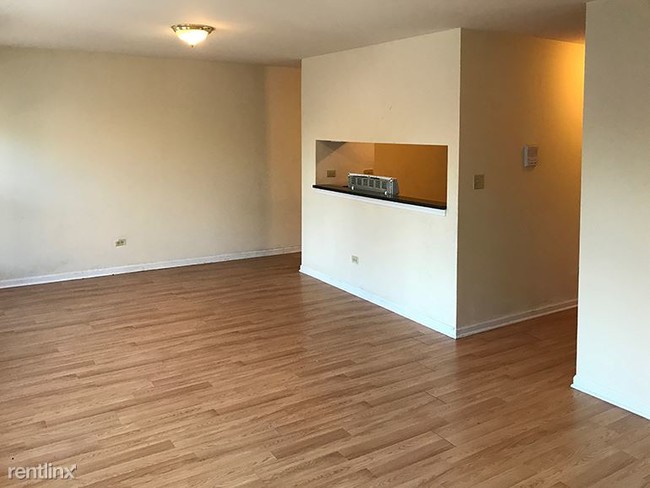 Building Photo - 4 br, 2 bath Apartment - 1462 W 79th St Apt 2