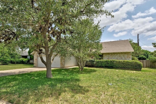 Building Photo - 6307 Smith Oak Trail