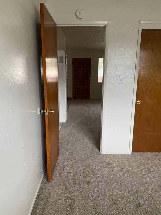 Building Photo - 1235o