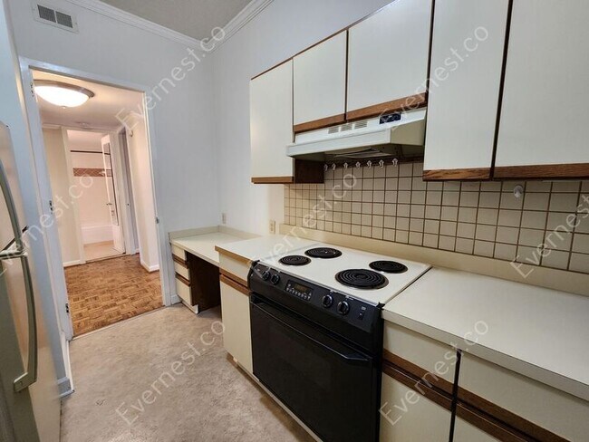 Building Photo - 130 26th St NW