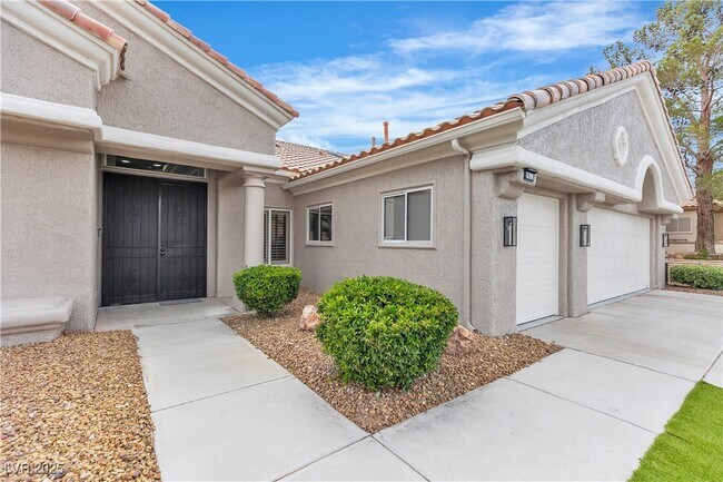 Building Photo - 9513 Villa Ridge Dr