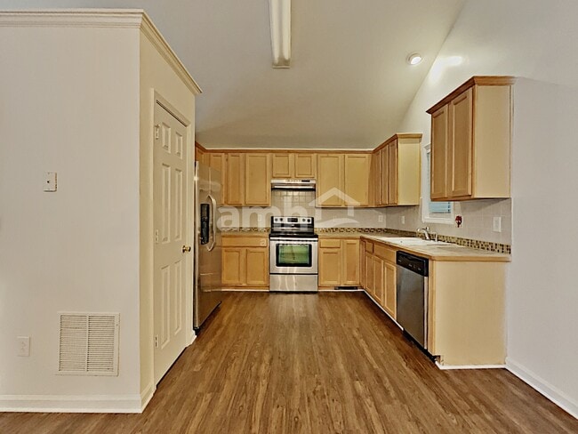 Foto del edificio - 5950 Hickory Springs Dr