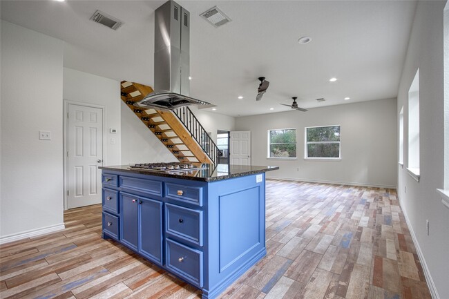 Foto del edificio - 425 Campbell Rd