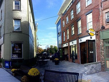 Front - 27 W Main St