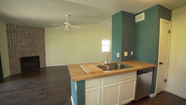 Foto del edificio - 1601 Faro Dr