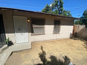Building Photo - 129 N Park Ave
