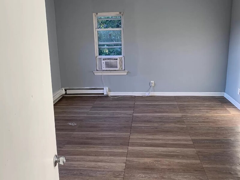 220 Hamilton Ave Unit 2A, Trenton, NJ 08609 Room for Rent in Trenton