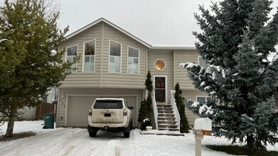 Building Photo - 320 Peppertree Loop
