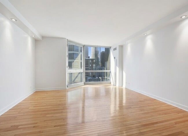 Foto del edificio - 195 N Harbor Dr