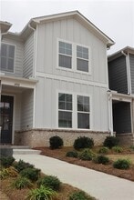 Building Photo - 493 Crown Dr