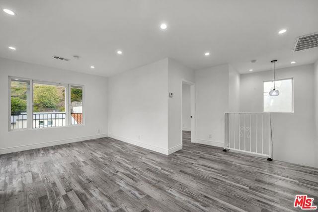 Primary Photo - 9848 Portola Dr