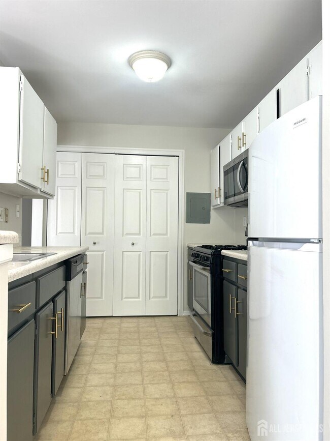 Foto del edificio - 7302 Elm Ct