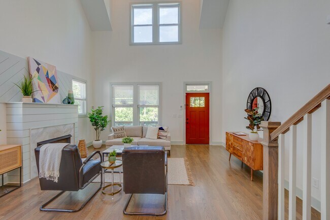 Building Photo - 3723 Burrus St