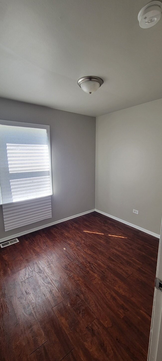 Building Photo - 22231 Latonia Ln