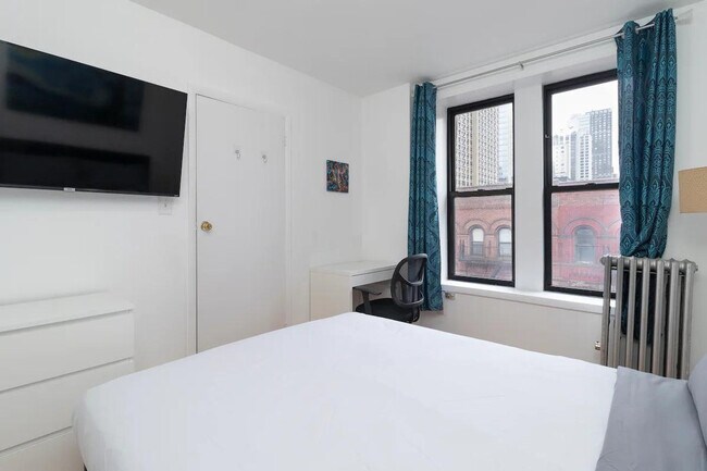 Foto del edificio - 315 E 95th St