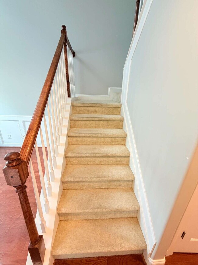 Building Photo - "Stylish 3-Bedroom Townhouse Featuring Granite Countertops & Cozy Fireplace in Winston-Salem"