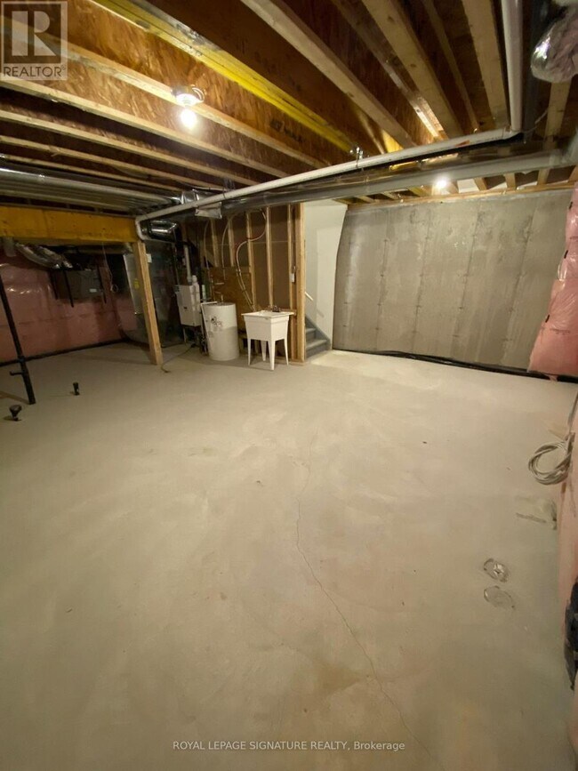 Building Photo - 29 Petch Ave