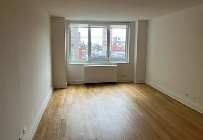 Foto del edificio - 280 W 81st St