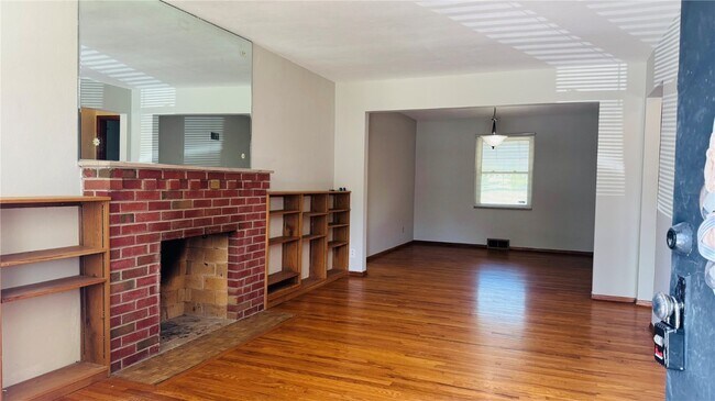 Foto del edificio - 9319 Aster Ave
