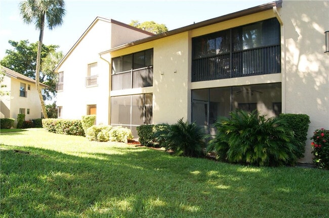 Building Photo - 3781 Cocoplum Cir