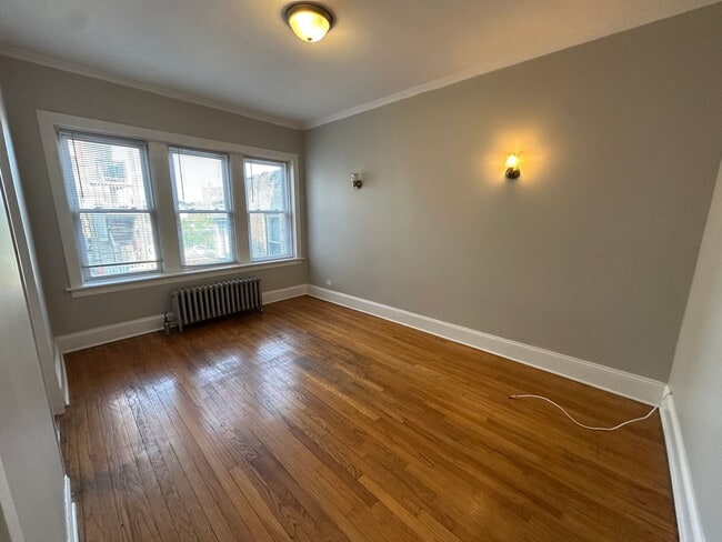 Building Photo - 2204 N Avers Ave