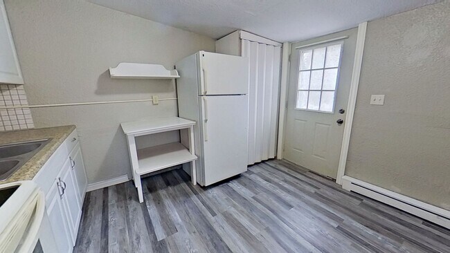 Foto del edificio - 2nd Floor Apartment - MOVE IN SPECIAL