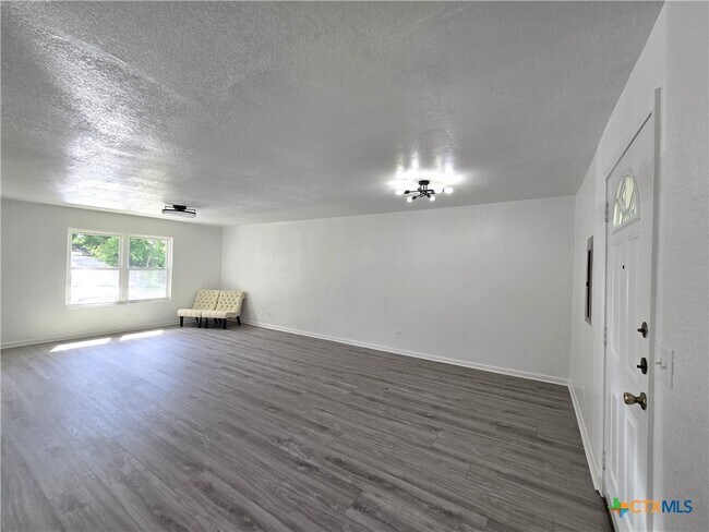 Foto del edificio - 610 W Washington Ave