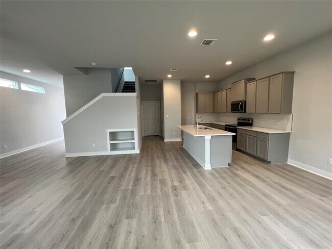 Building Photo - 2211 Vino Dulce