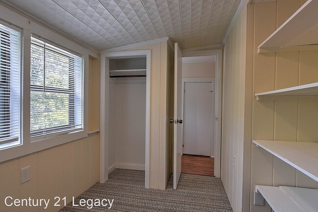 Building Photo - 2 br, 1 bath House - 507 S Franklin St #B