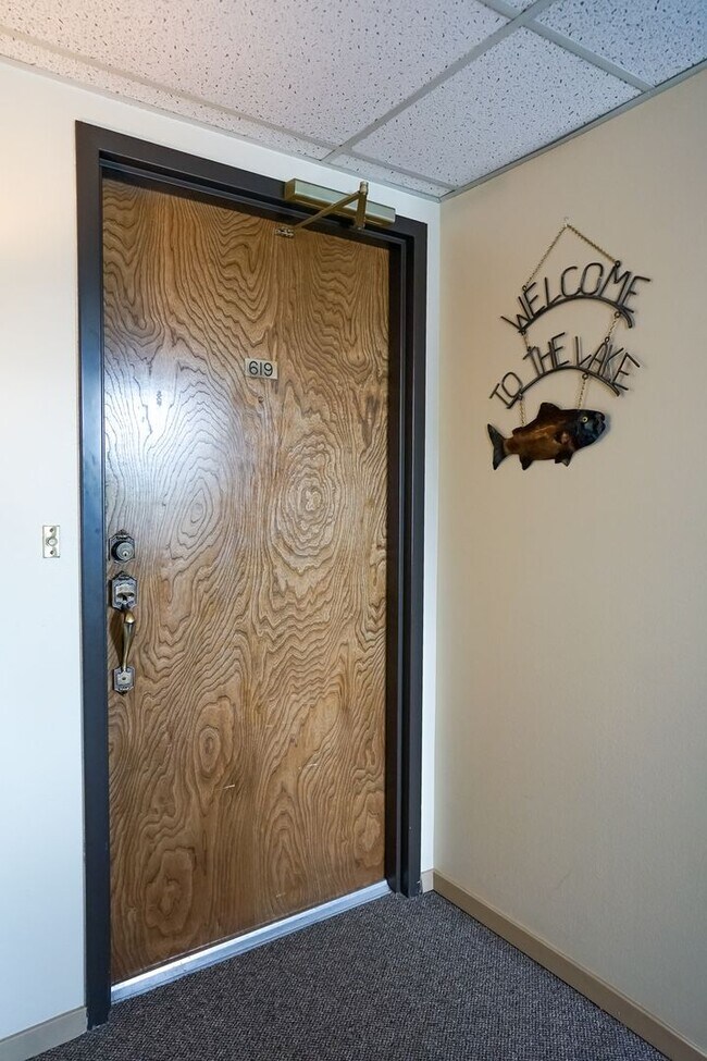 Building Photo - Coeur d'Alene North Condo - Furnished 2 be...