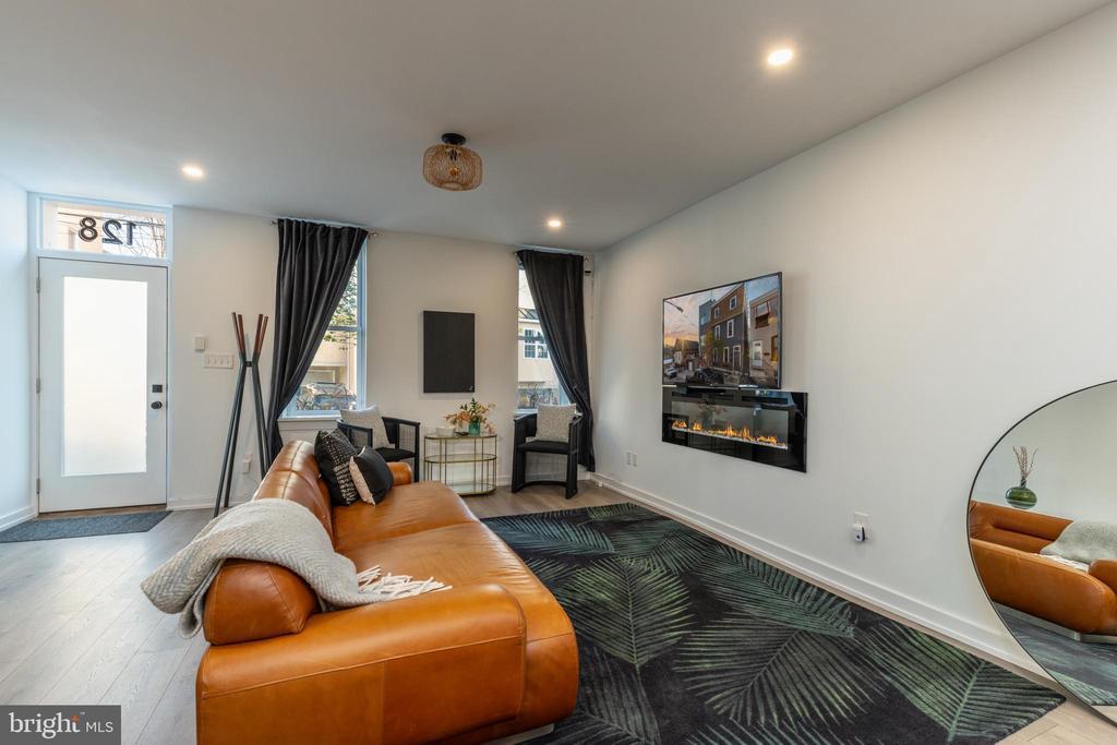 Foto principal - 128 East St