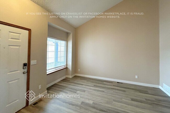 Foto del edificio - 10051 Shoshone Way