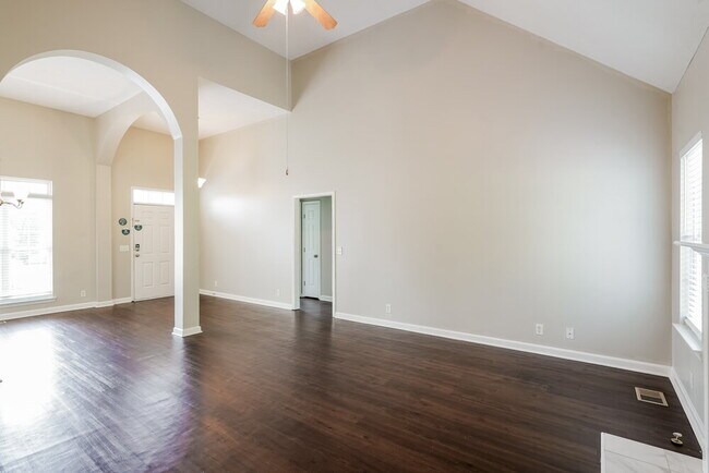 Building Photo - 2178 Loudenslager Dr