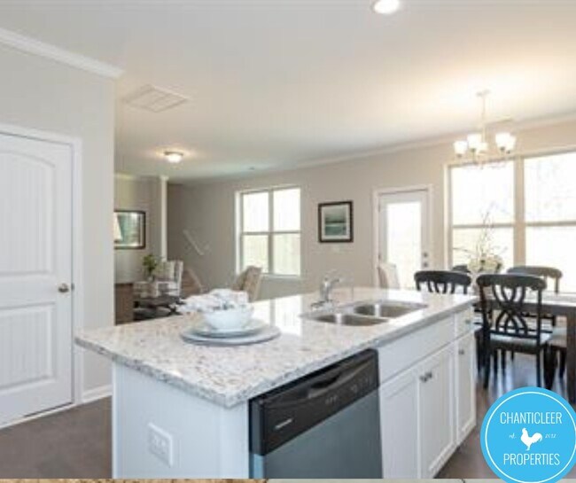 Foto del edificio - 3316 Slippery Elm Dr