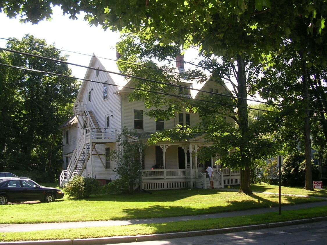 Photo - 107 E Pleasant St (Amherst, MA)