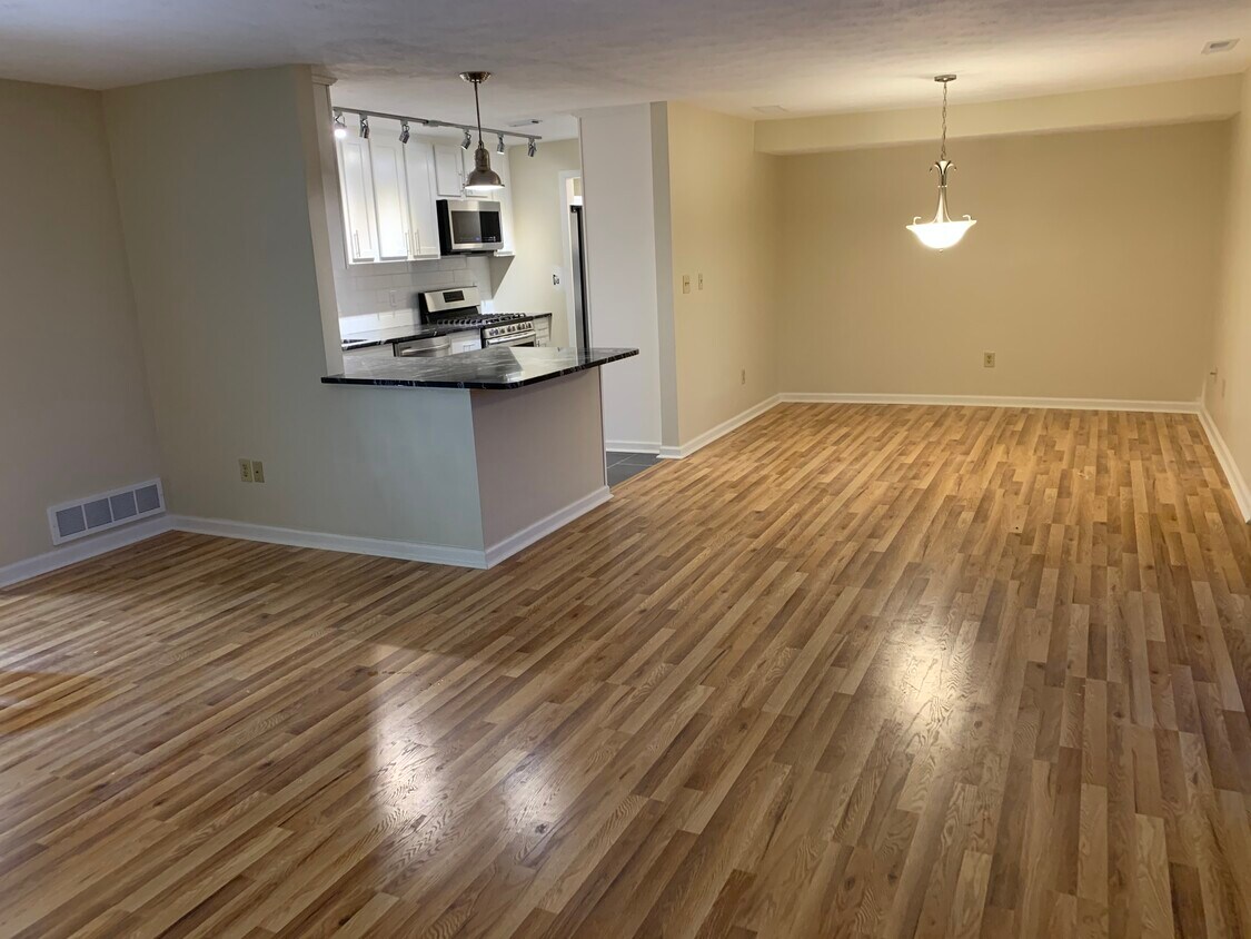 Foto principal - 7264 Beacon Hill Dr