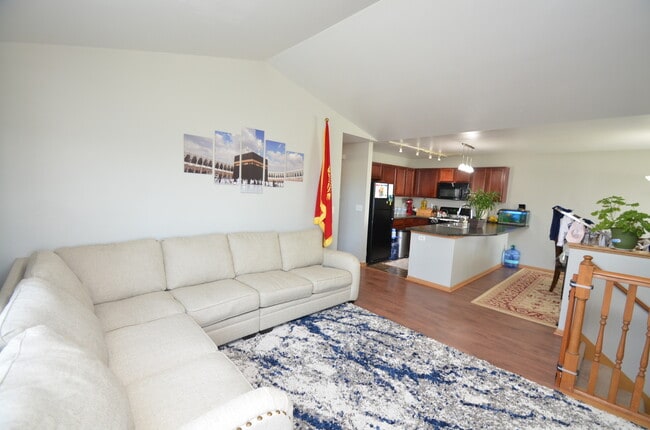 Building Photo - 7429 Thomas Dr