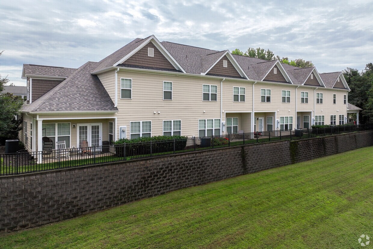 Foto alternativa - New Garden Square Townhomes