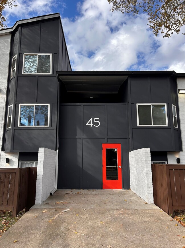 Building Photo - 45 Governors Pl