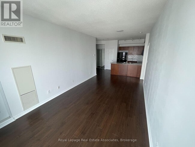 Building Photo - 3504 Hurontario St