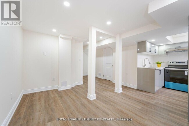 Photo du bâtiment - 12200 McLaughlin Rd