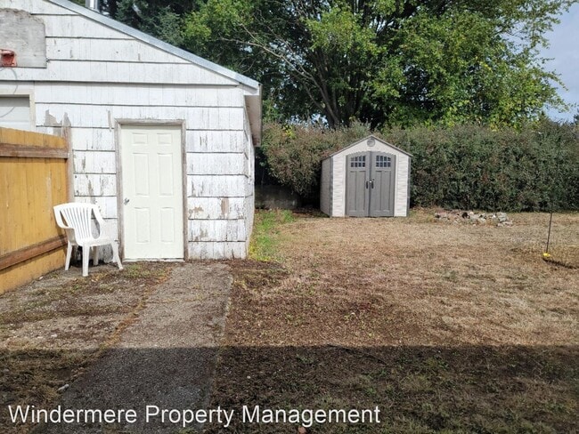 Building Photo - 3 br, 1.5 bath House - 2514 Barnett Street