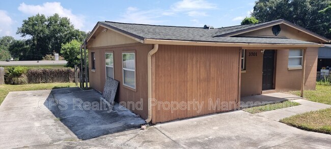 Building Photo - 3701 Anna Dr