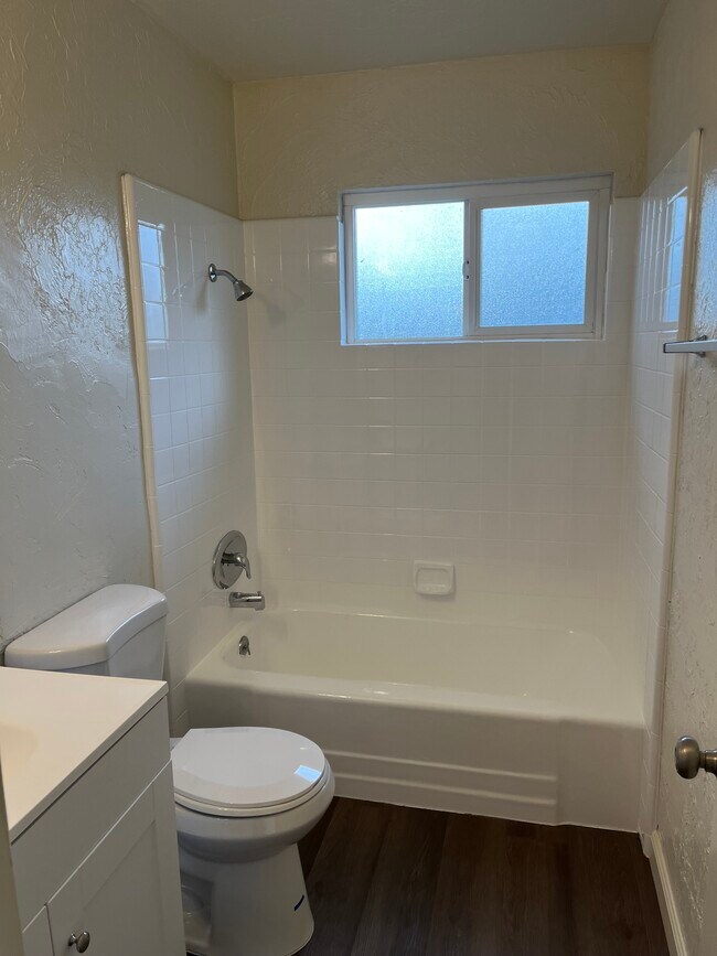 Foto del edificio - 1020 S Farber Ave