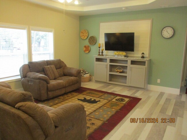 Foto del edificio - 3-Bedroom home in Show Low with Spacious 1...