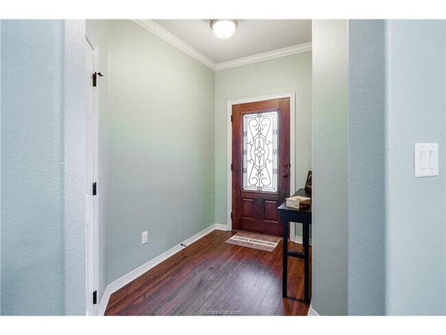 Foto del edificio - August 2025 Move In! Beautiful 3 Bed, 3.5 ...