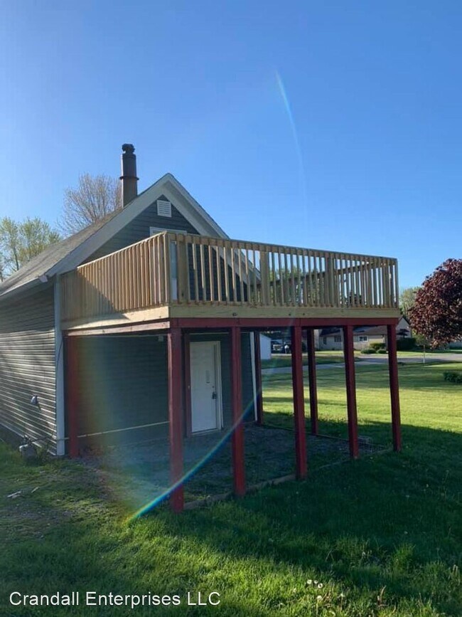 Building Photo - 2 br, 1 bath House - 214 Elm Street