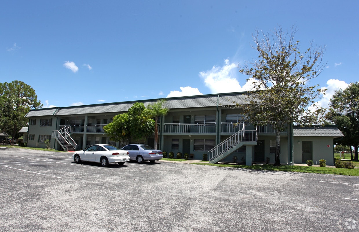 1405 Leo Ln E, Clearwater, FL 33755 Apartments in Clearwater, FL