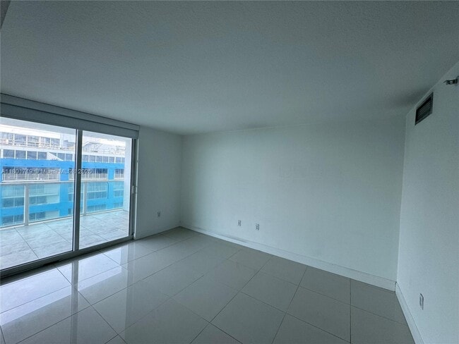 Building Photo - 2101 Brickell Ave