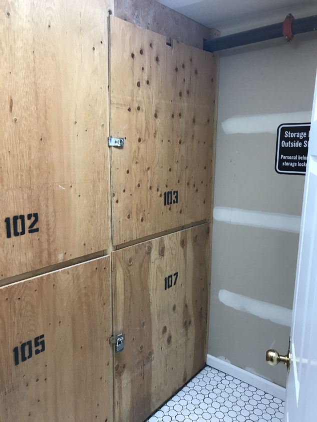 Adorable Studio in 1909 Building! Heart of Capitol Hill - Adorable Studio in 1909 Building! Heart of Capitol Hill